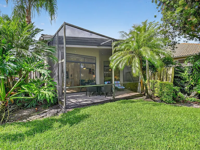 4553 Barclay Fair Way — Photo 44