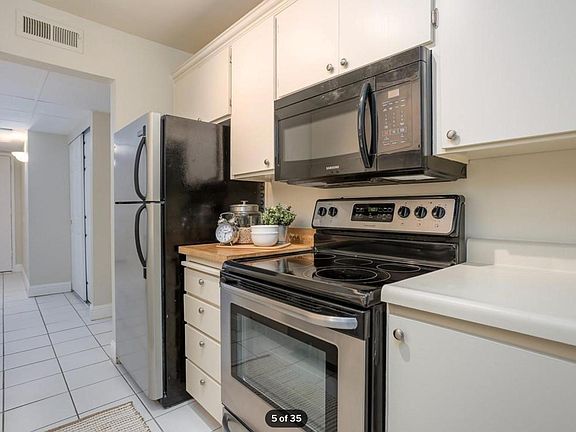 5th image of 450 N Civic Dr Unit 450