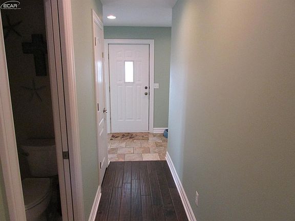 3rd image of 4213 Drake Dr
