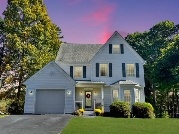 9 Village Square #9, Canton, CT 06019