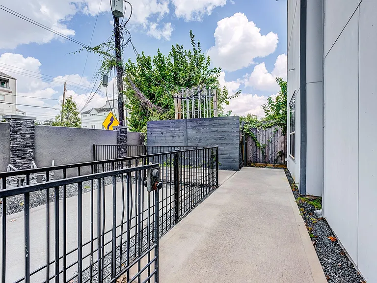 8409 Hempstead Rd #A — Photo 42