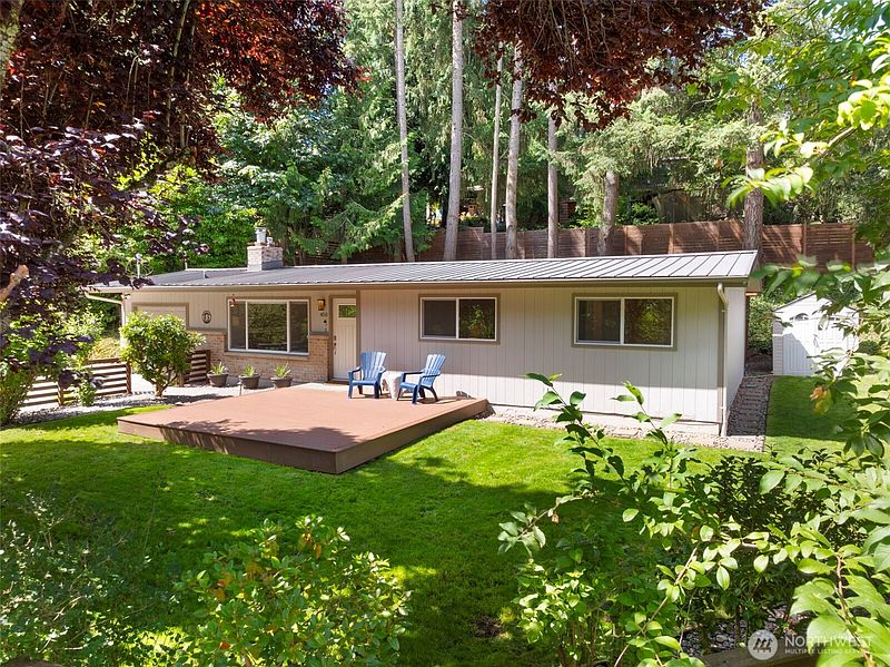 2nd image of 450 Mount Defiance Circle SW