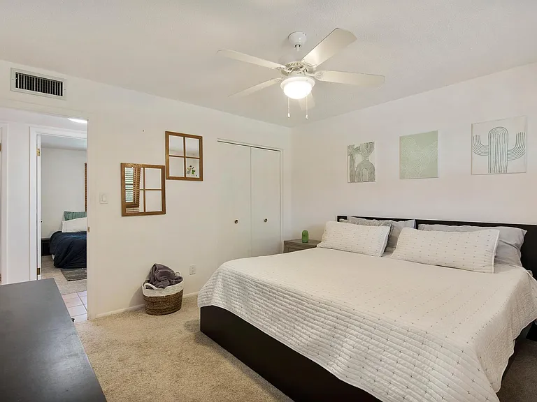 3117 S Jentilly Ln — Photo 24