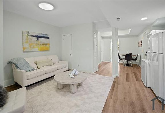 4th image of 182 36th St NE APT 4
