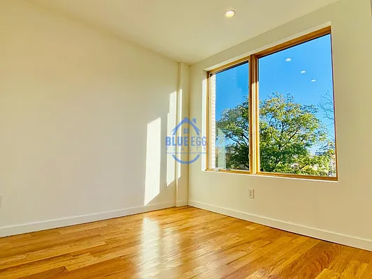 Rented by Blue Egg Realty Corp | media 18