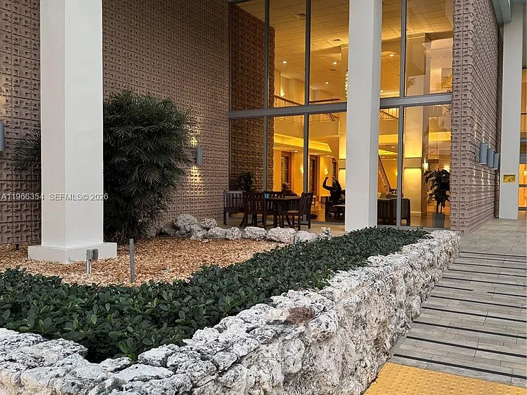 2899 Collins Ave #936 — Photo 4
