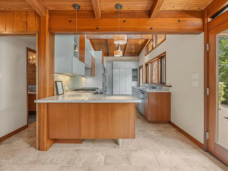 407 Almarion Dr — Photo 16