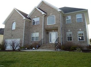 1040 Sandoval Dr, Virginia Beach, VA 23454
