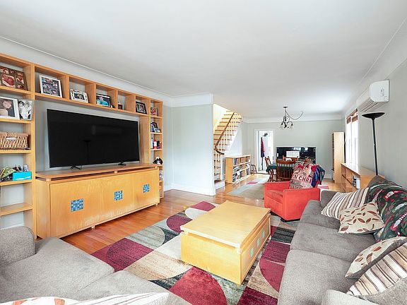 3rd image of 6126 Fieldston Rd