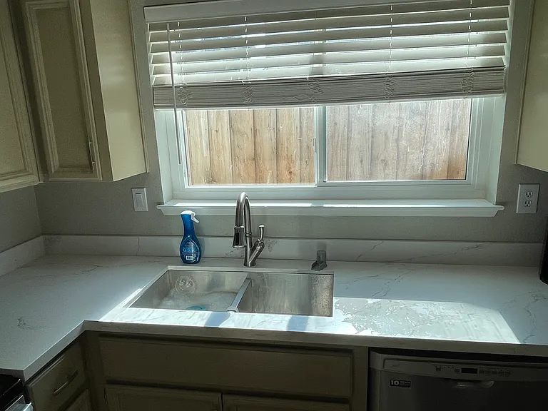 318 Brookview Dr — Photo 9