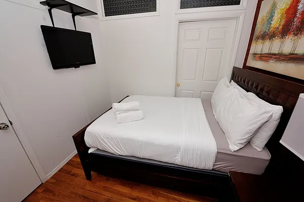 Rented by Eisenberg Exclusives | media 39