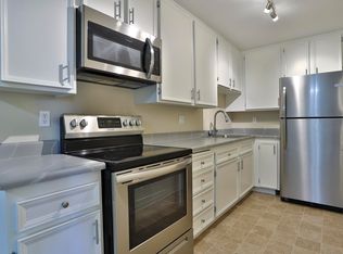 2820 N Arcadia Ct APT B208, Palm Springs, CA 92262