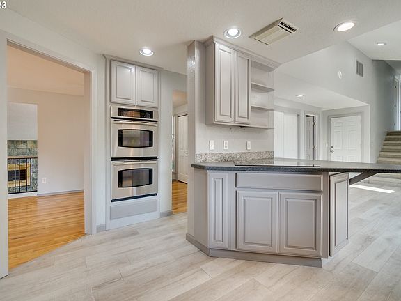 2nd image of 7103 NE 75th St