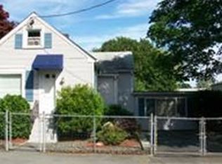 32 Keene St, Somerset, MA 02725