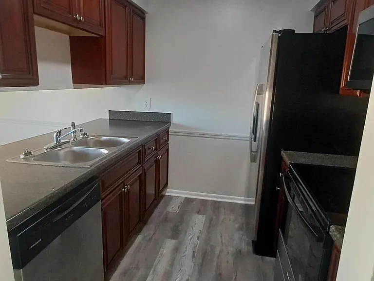 214 San Juan Cir — Photo 4