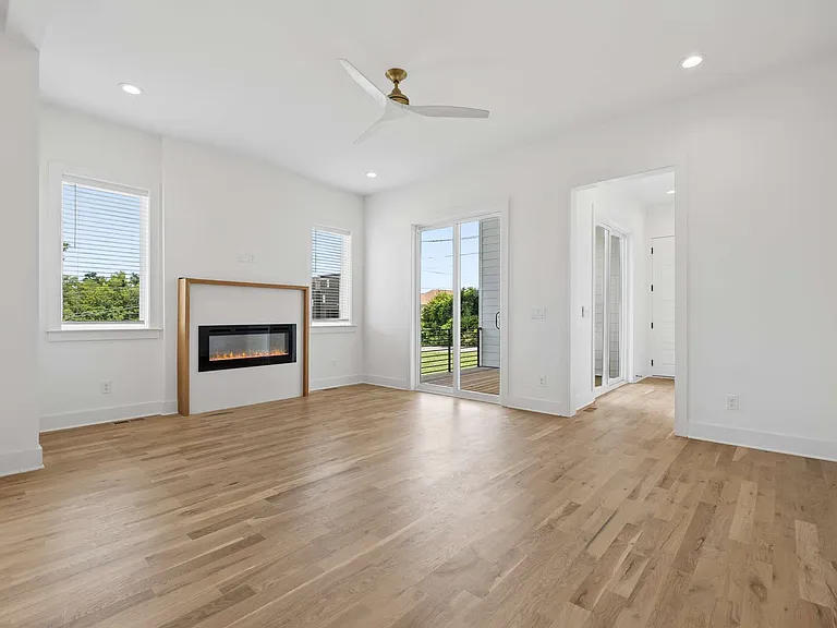 2225 Herman St — Photo 9