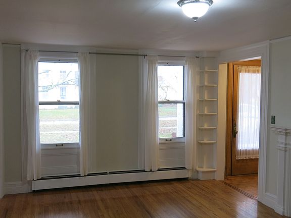 3rd image of 110 Woodward St