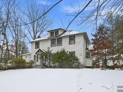 72 Fremont Ave, Park Ridge, NJ, 07656