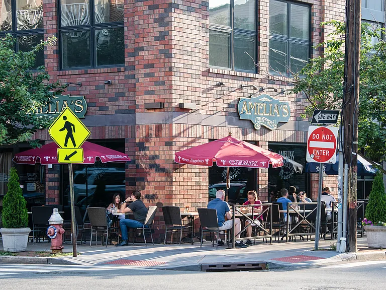 Outdoor dining in the summer