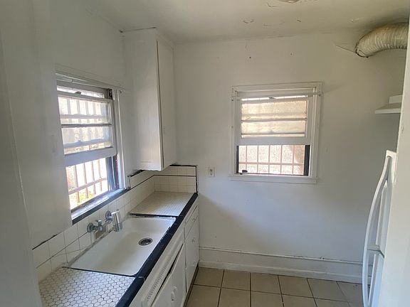 4th image of 1616 S 8th St #B