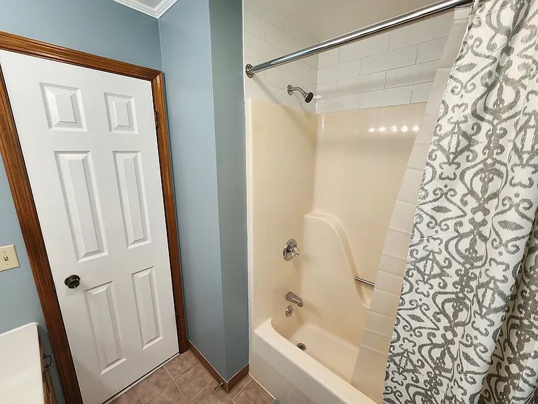 27 Valley St #A — Photo 4