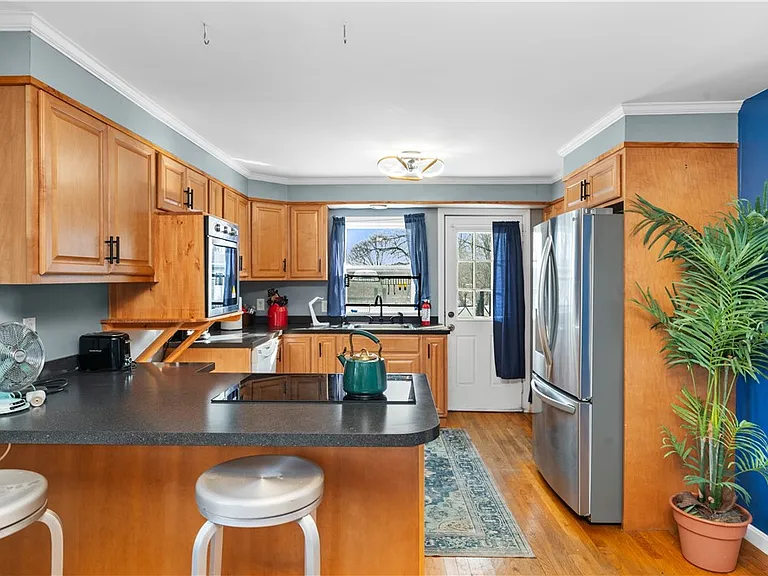 22 High St — Photo 2