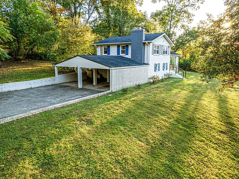 2601 Baugh Rd — Photo 1