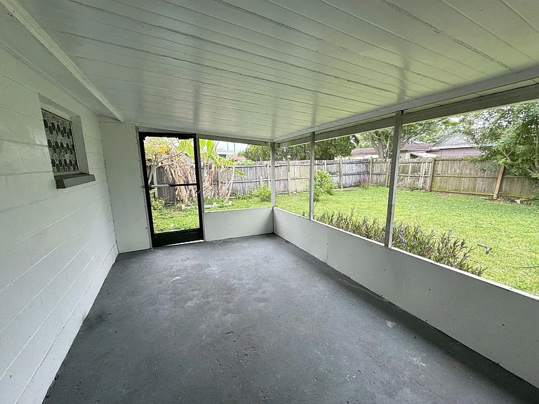 7410 Castanea Dr — Photo 10