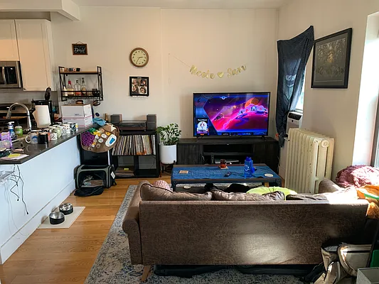 Rented by Nooklyn NYC LLC | media 8