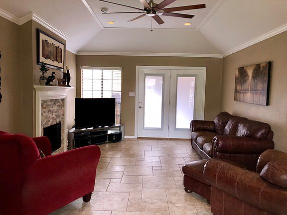 2nd image of 2309 Twin Oak Dr