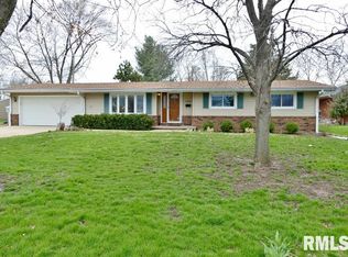 1401 W Cloverdale Rd, Chillicothe, IL 61523