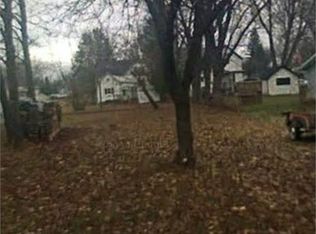 512 E 2nd St, Owen, WI 54460