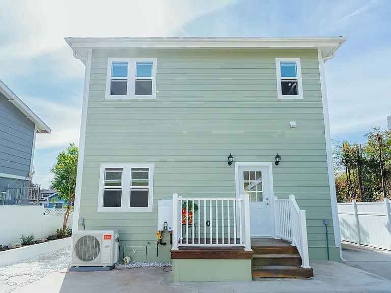 175 E Villa St #2 — Photo 8