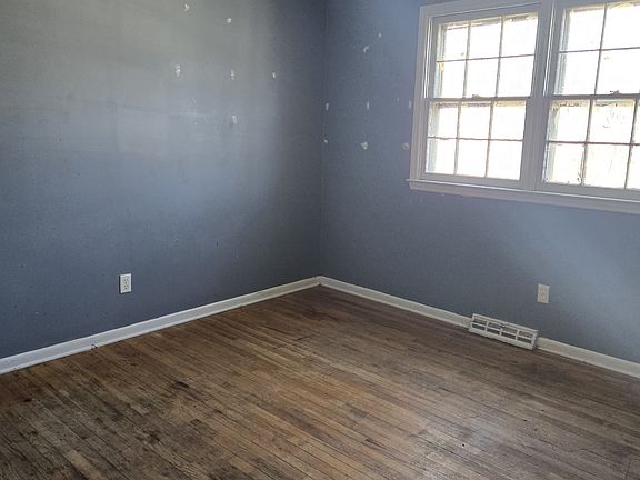 5th image of 1446 S Governors Ave