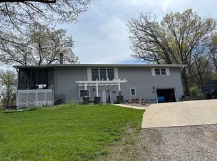 181 Center Point Dr, Montezuma, IA 50171
