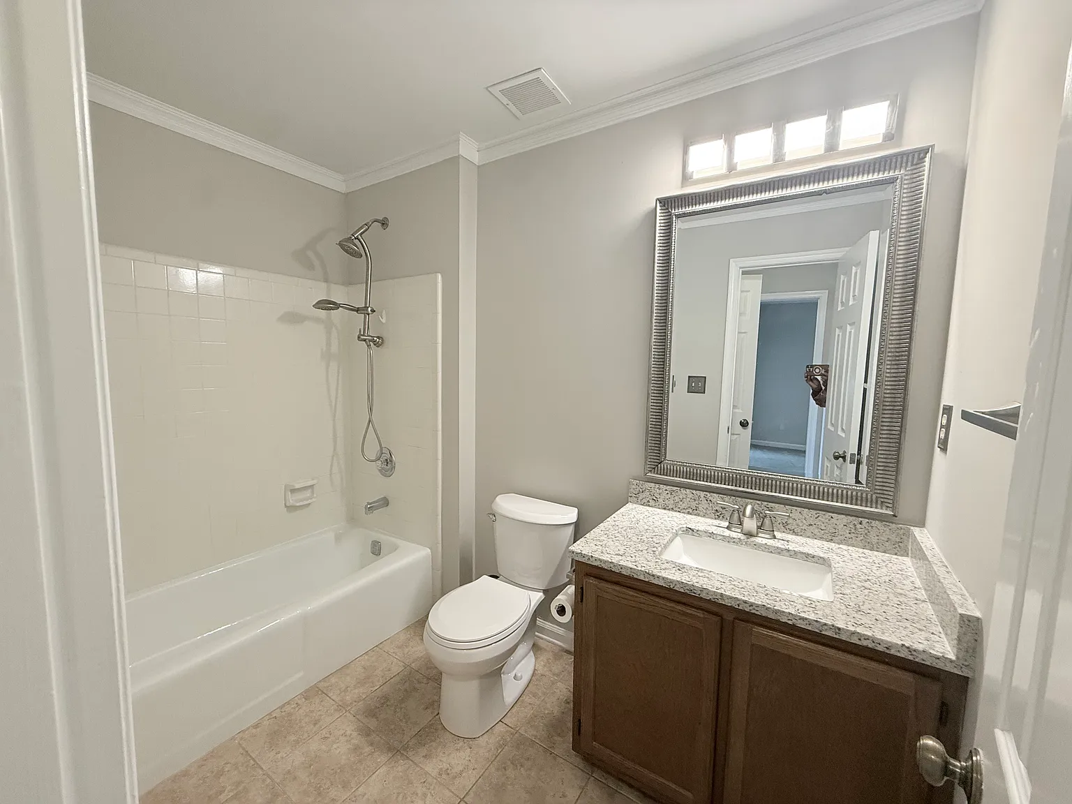 3 bed, 1375 sqft, $1,950 — Photo 4