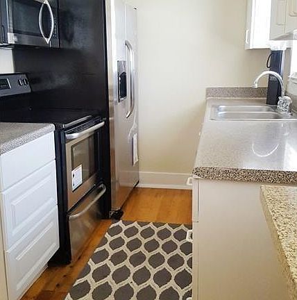5th image of 3927 Cole Ave APT C