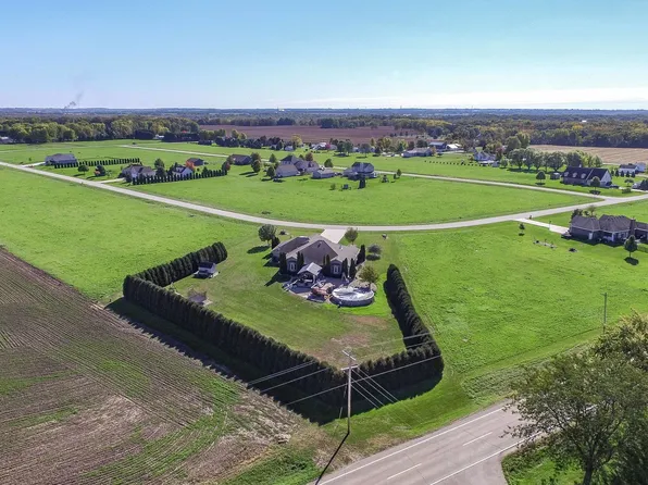 2446 N 4210th Rd, Sheridan, IL 60551