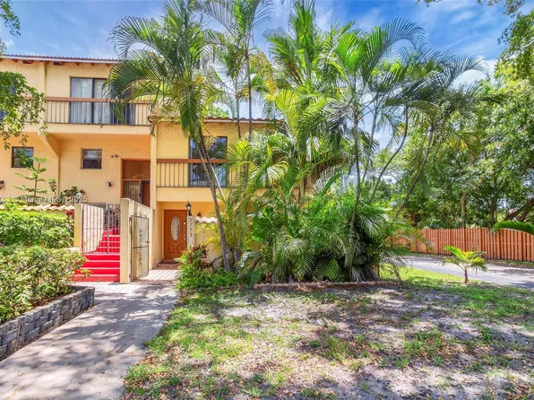 7753 Grande St, Sunrise, FL 33351