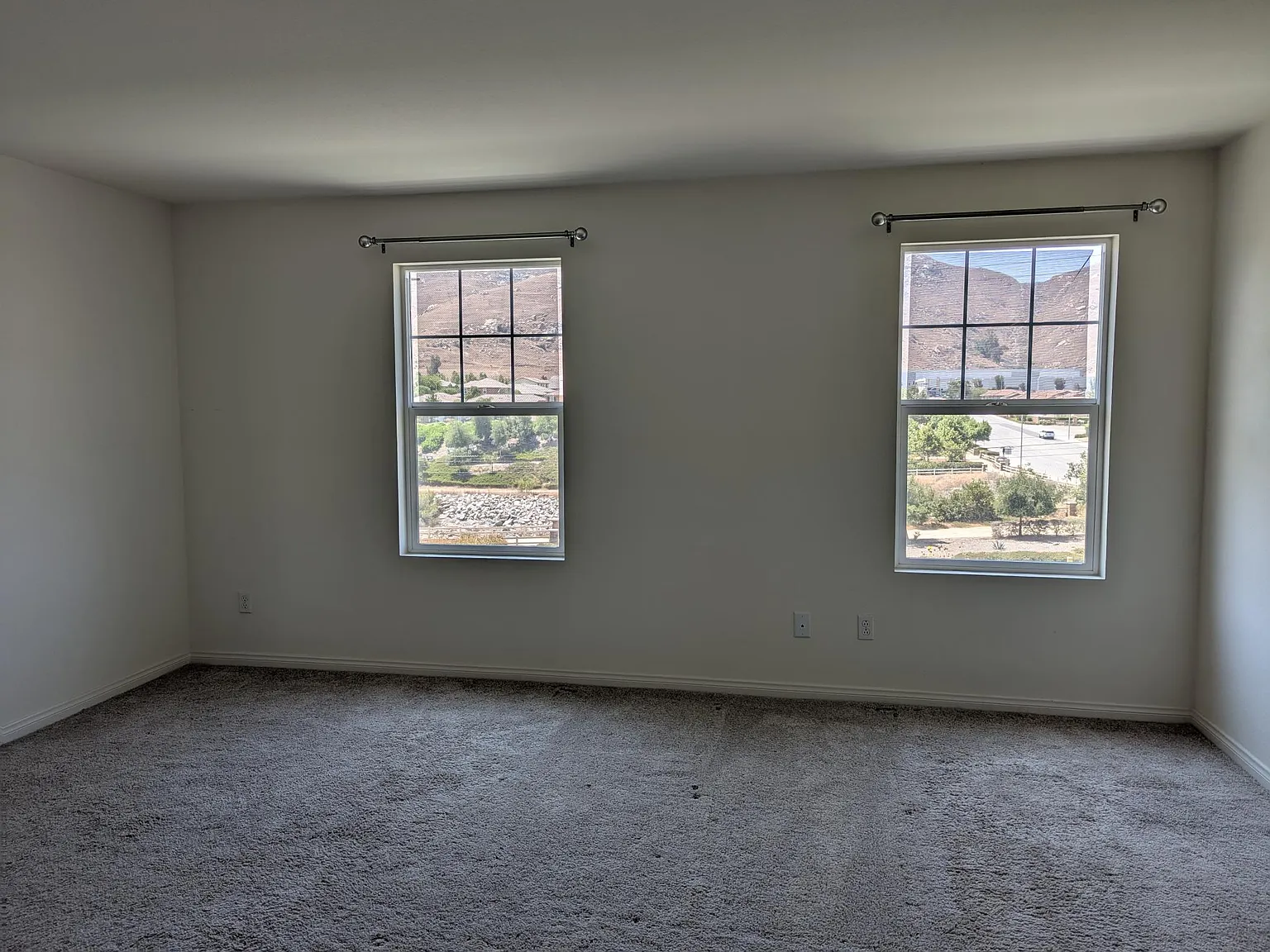 4 bed, 2.5 bath, 2063 sqft, $3,950 — Photo 4