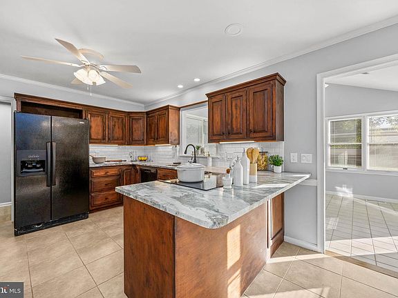 5th image of 113 Montleau Ave