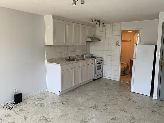 Rented by Voro, LLC | media 7