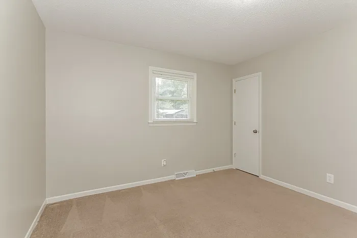 4808 Jamee Dr — Photo 6