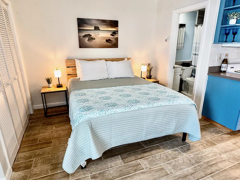 933 Ocean Blvd #9 — Photo 1