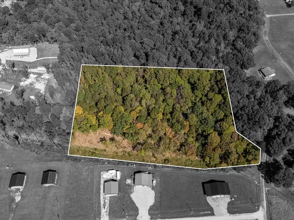 330 Emma Kay Ln, Clifton, TN 38425