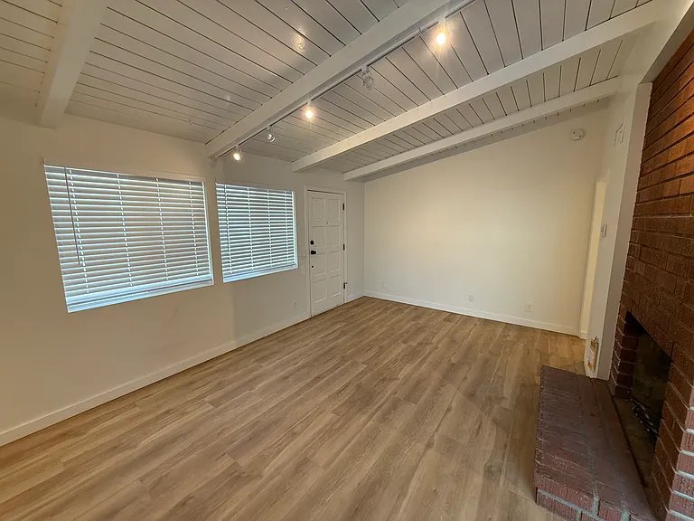 578 Brossard Dr — Photo 3