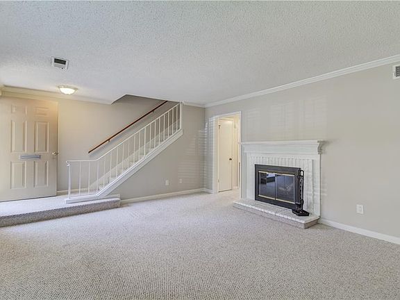 5th image of 2411 Northlake Ct NE