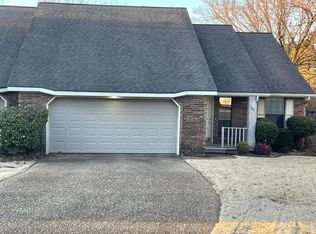 1847 N Pointer Ln, Fayetteville, AR 72701
