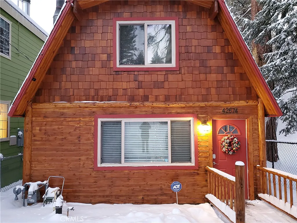 2 bed, 896 sqft, $1,800 — Photo 1