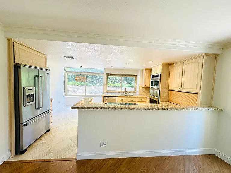 6635 Soaring Dr — Photo 16